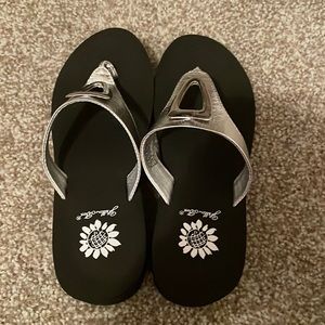 Yellow Box sandals, comfortable and fashionable.